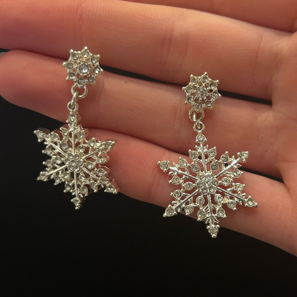 Silver snowflake earrings